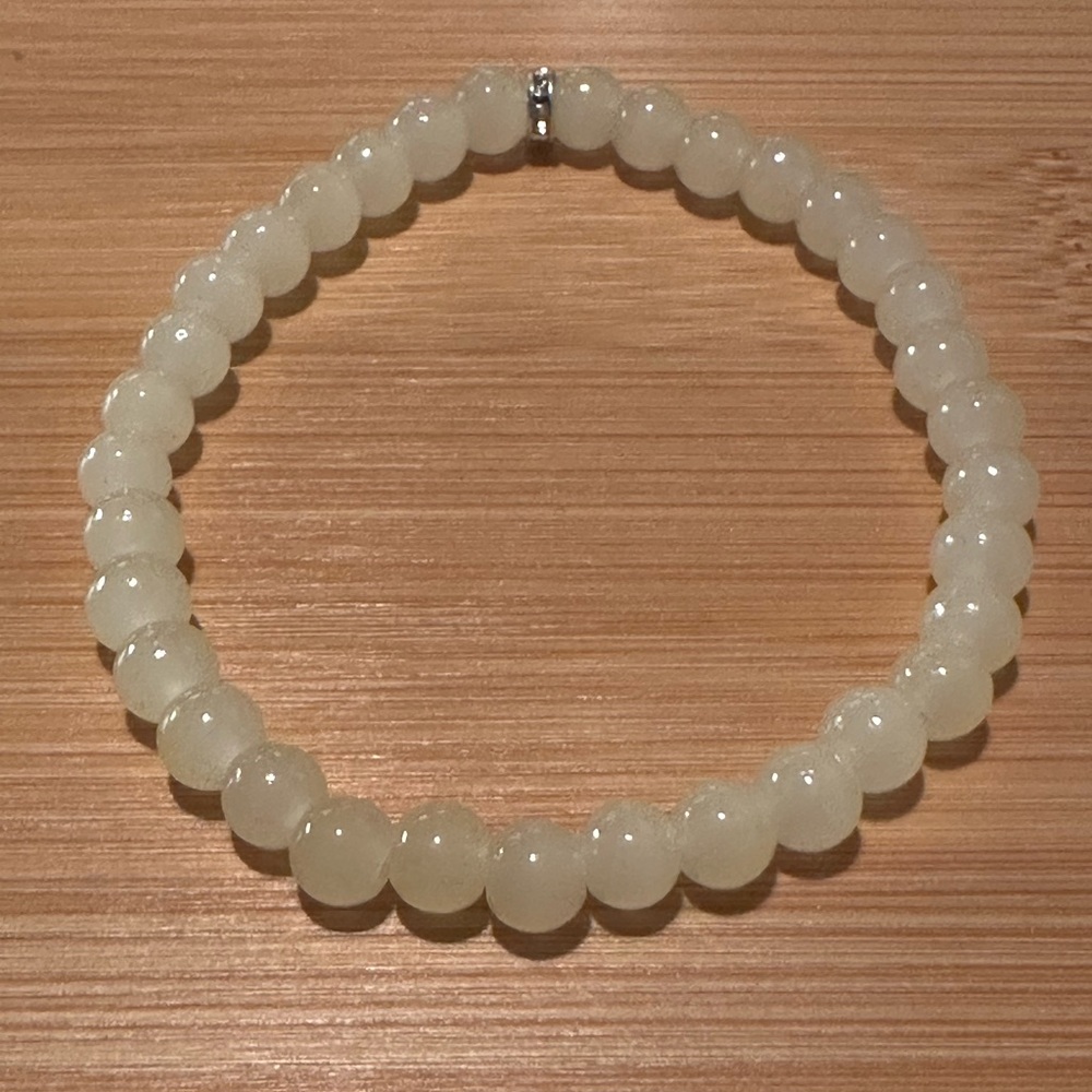 Handmade Pale Yellow Glass Stretch Bead Bracelet with Silvertone Accent